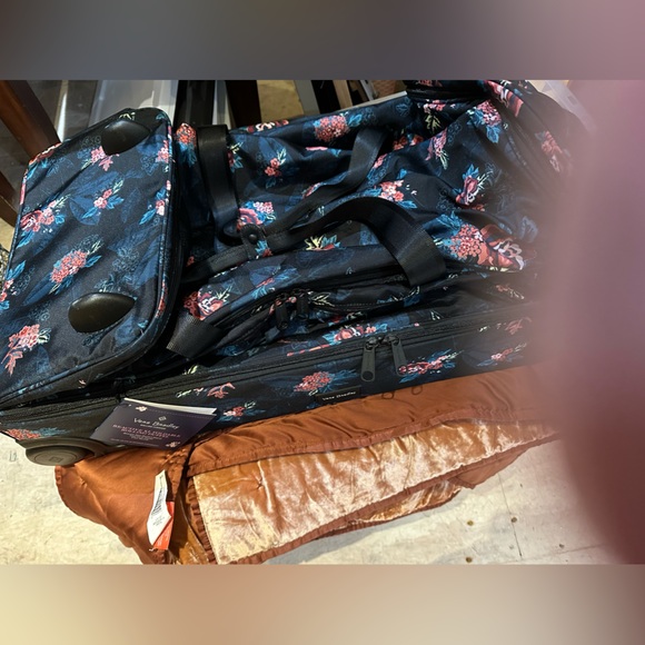 Very Bradley XL Duffle on Wheels NWT - Picture 6 of 12